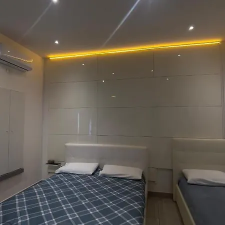 Bed and breakfast International Garibaldi 3*