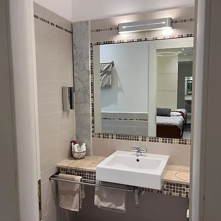 Bed and breakfast International Garibaldi 3*