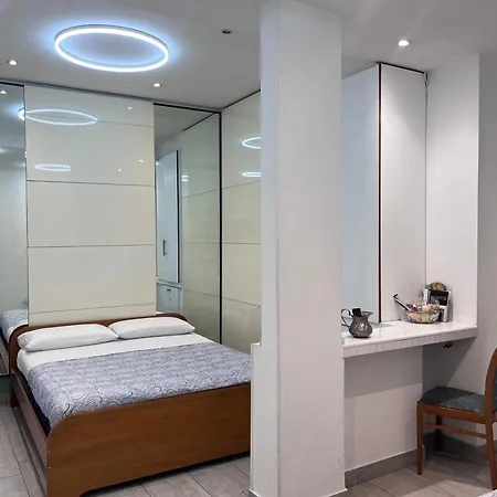 Bed & Breakfast International Garibaldi Naples